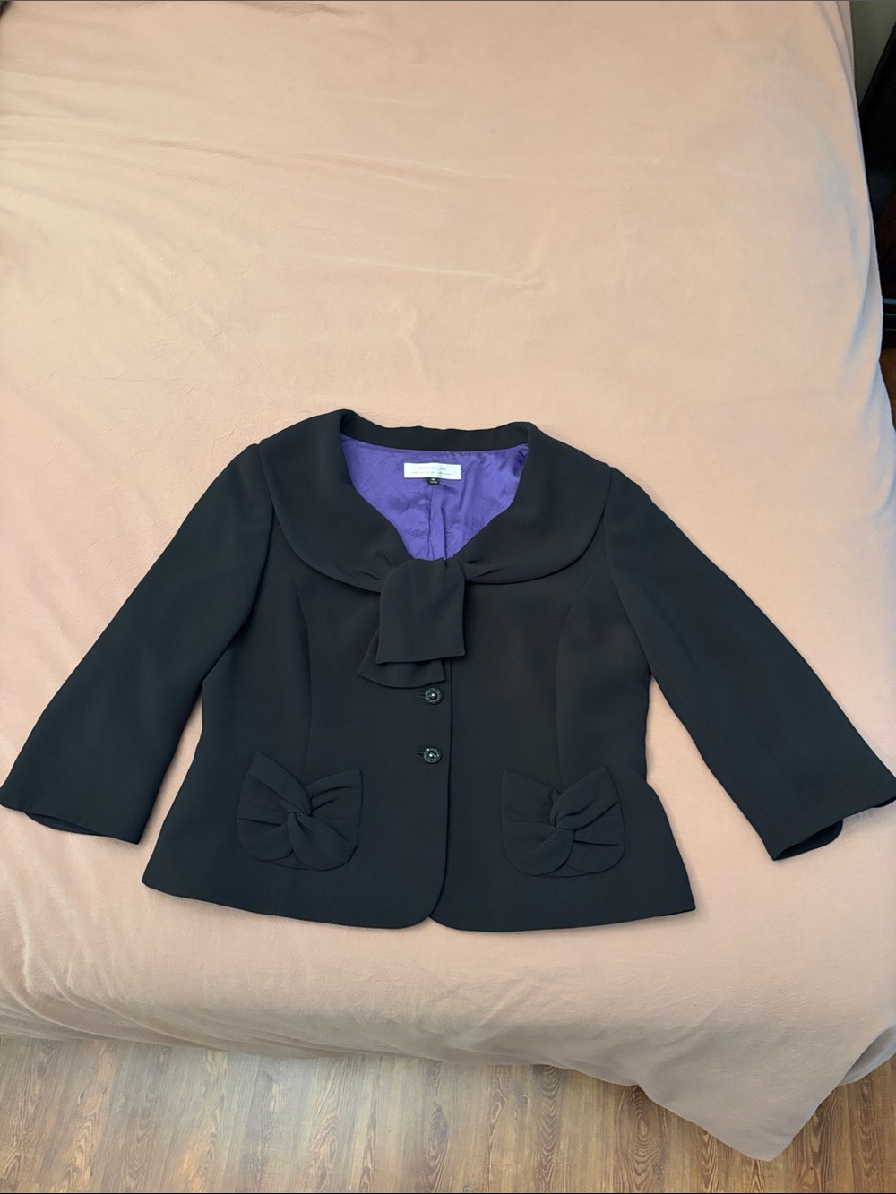 Nicely tailored mid sleeve blazer